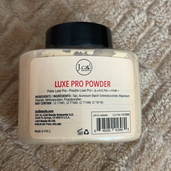 Banana Setting Powder - Picture 2 of 3